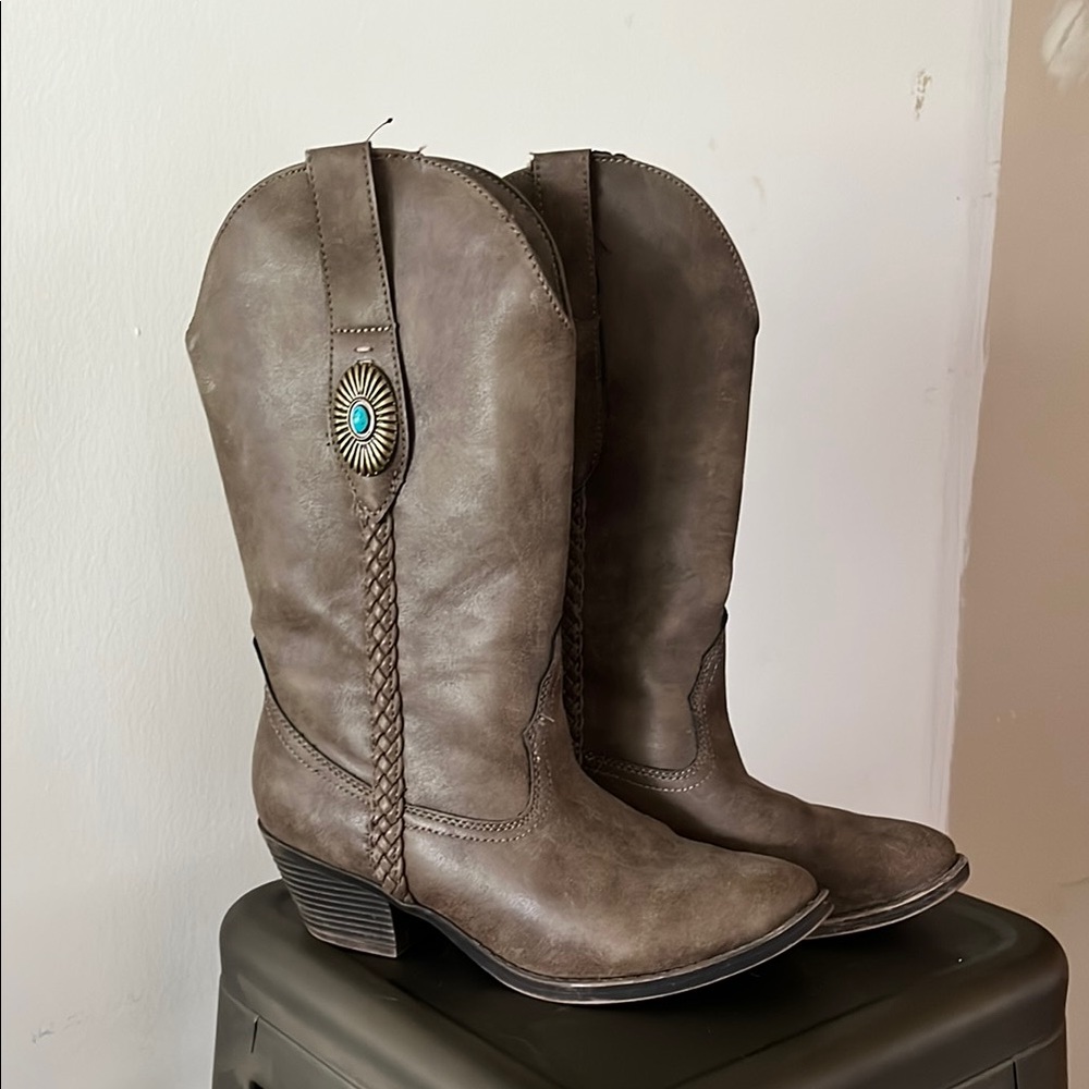 Brown Western Cowboy Boots with Turquoise Accent